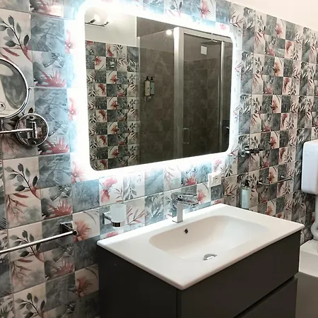 Oda ve Kahvaltı Dojo Idro 4*